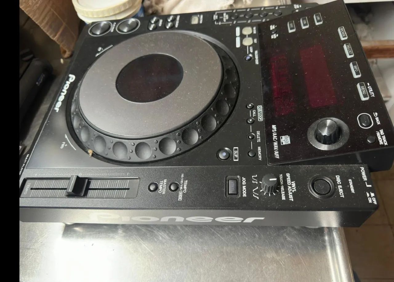 Mesa som  para DJ 