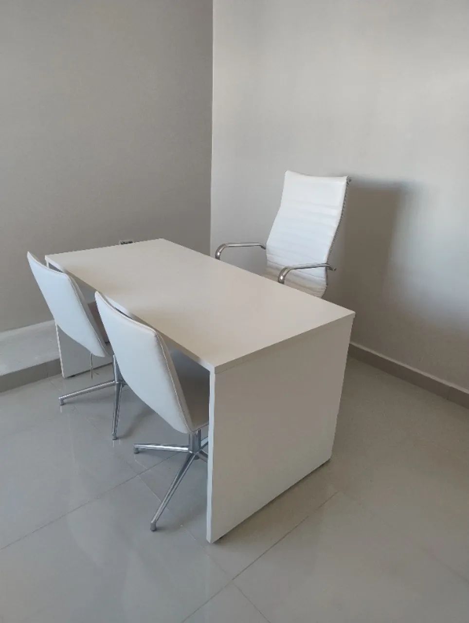 Mesa e cadeiras consultório  - Foto 3