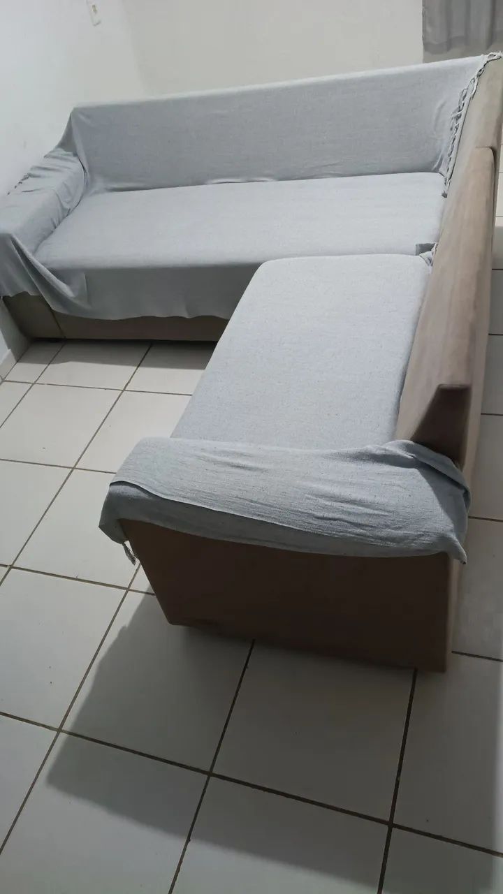 L-shaped sofa497278588446976005
