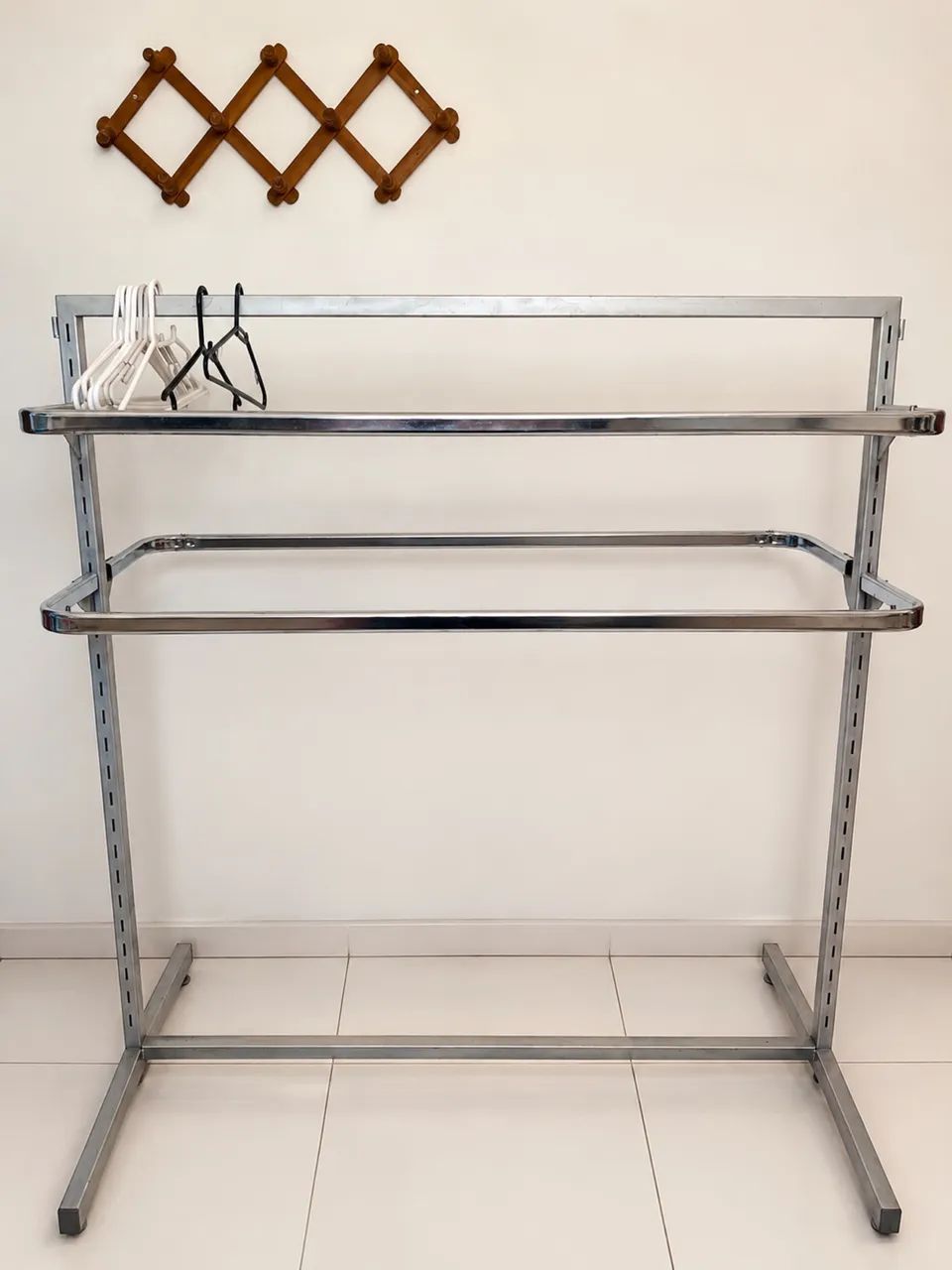 Arara de roupas de inox 