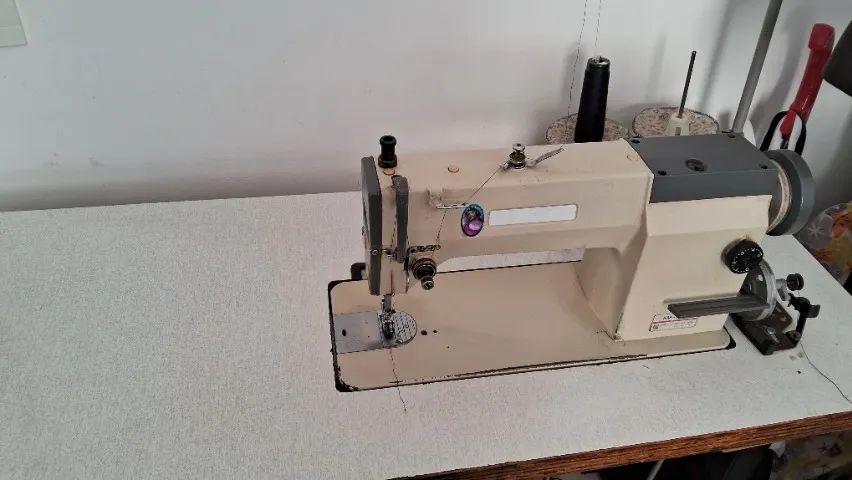 Máquina de Costura Reta Industrial - Única Dona - Foto 5