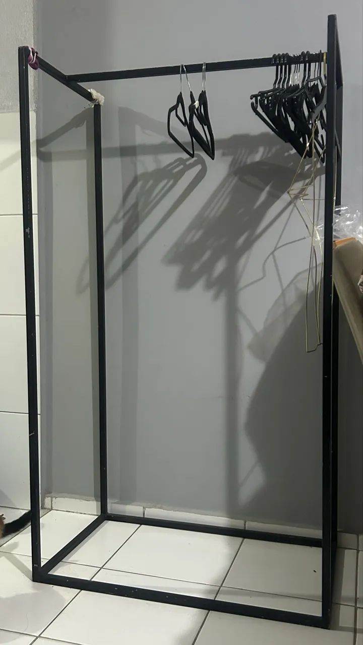 Arara de chão 