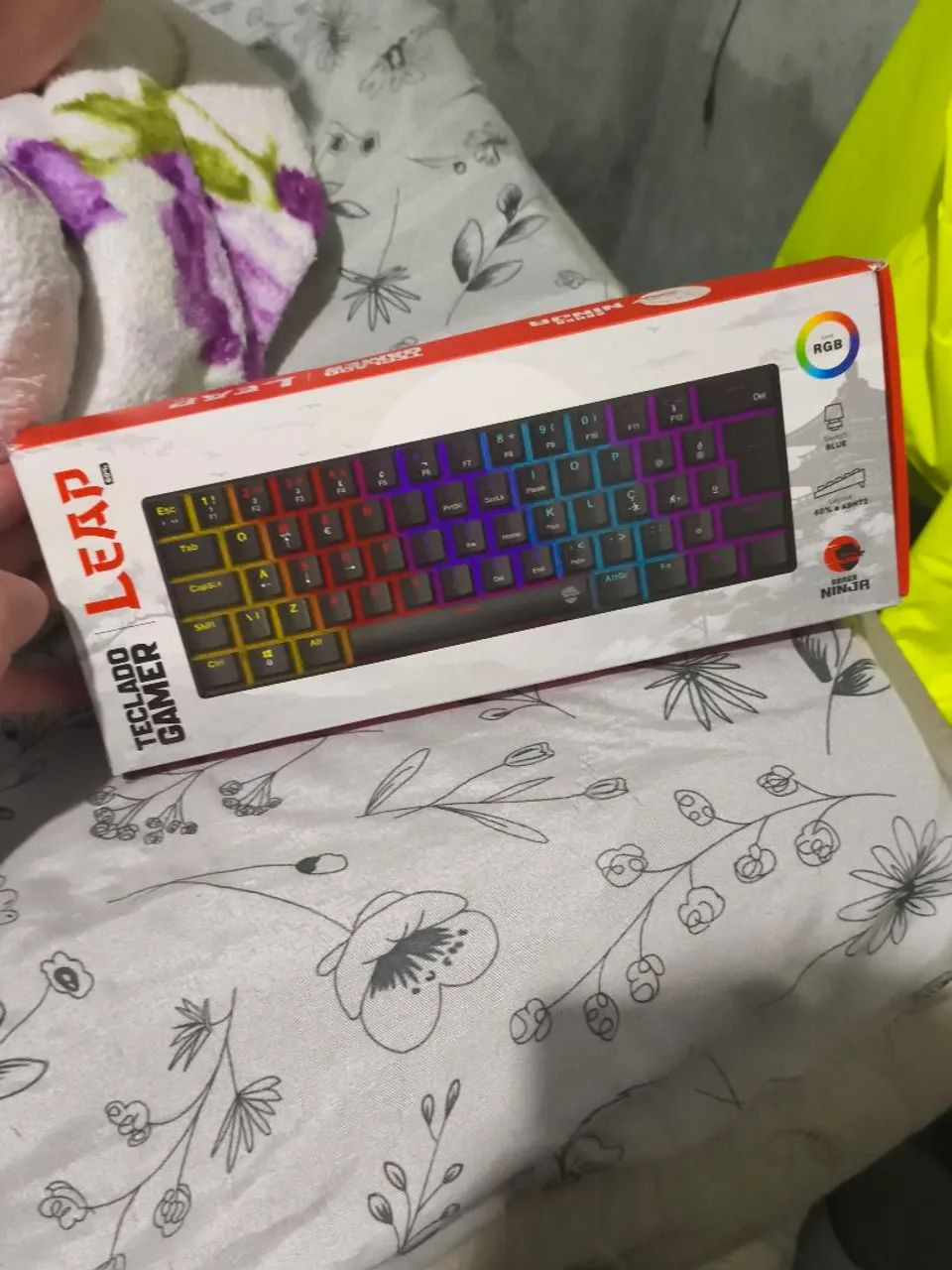 Teclado gamer 60% rgb