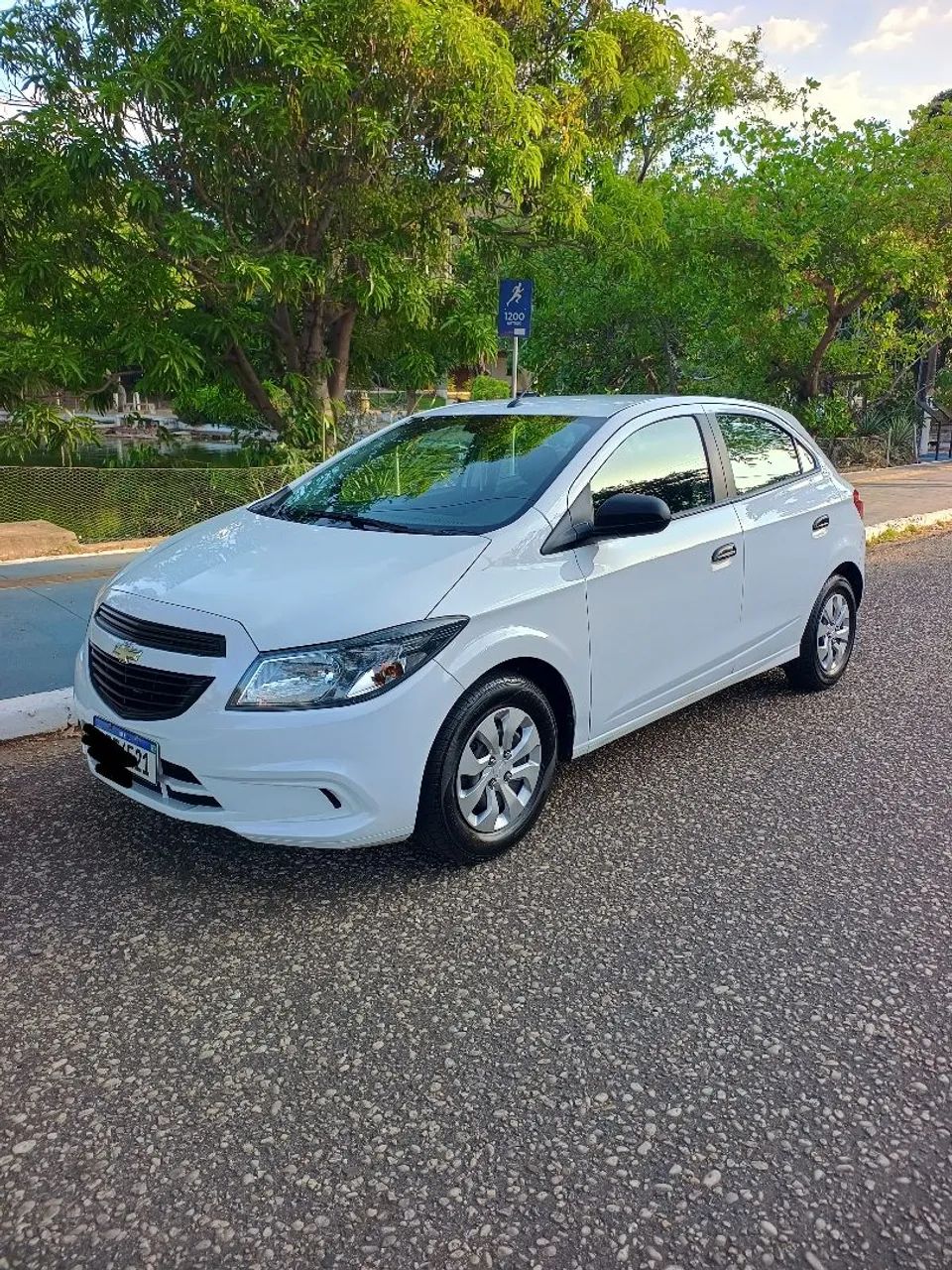 Chevrolet Onix ONIX HATCH Joy 1.0 8V Flex 5p Mec. 2019