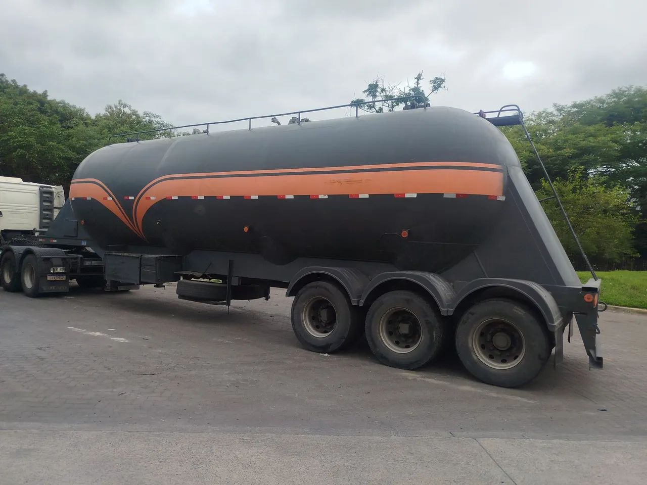 Carreta silo Cimento 