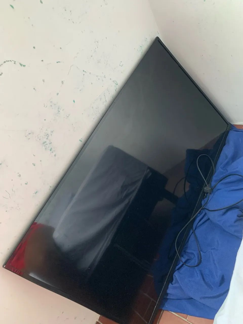vendo televisão 