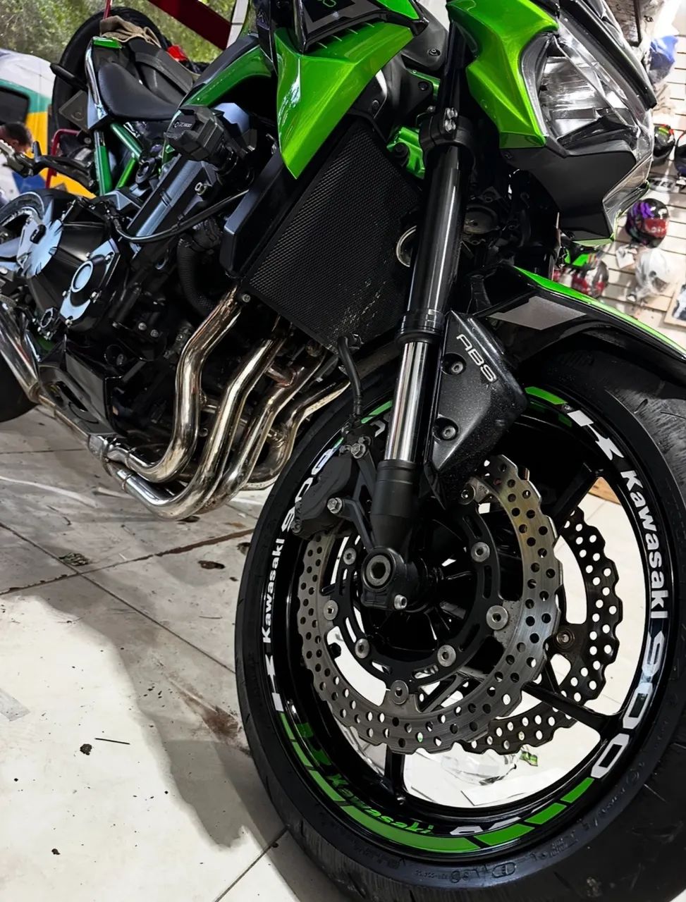 Envelopamento e faixas de todas as motos 