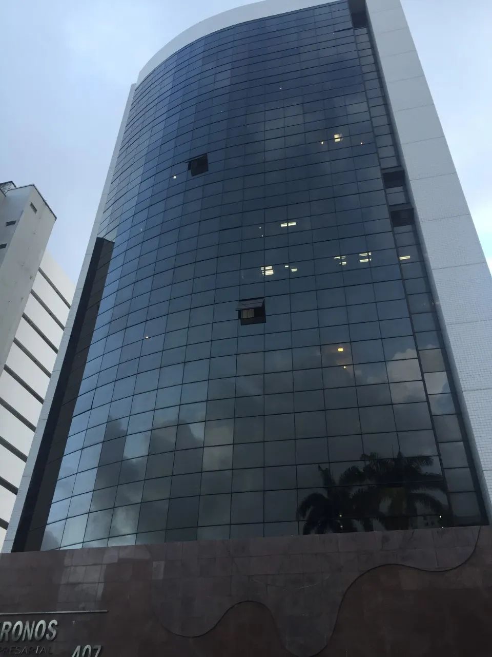 VENDO sala c/ 45 metros  em Graças - - Empresarial Kronos - Recife - PE - Foto 3