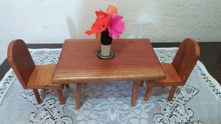 Mini Mesa e cadeiras artesanal (madeira) - Foto 5