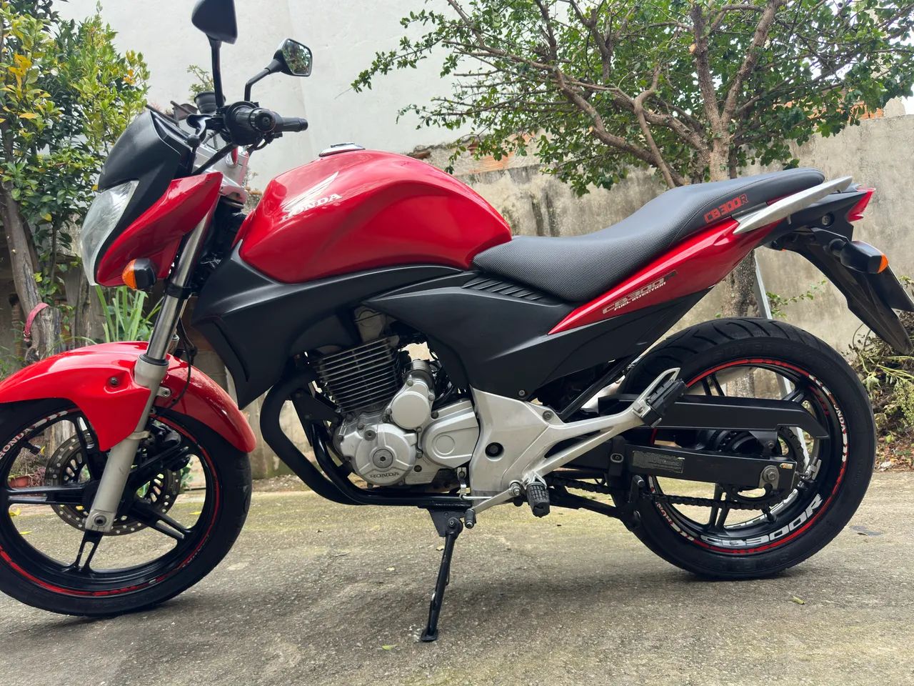 Cb300 Super conservada 