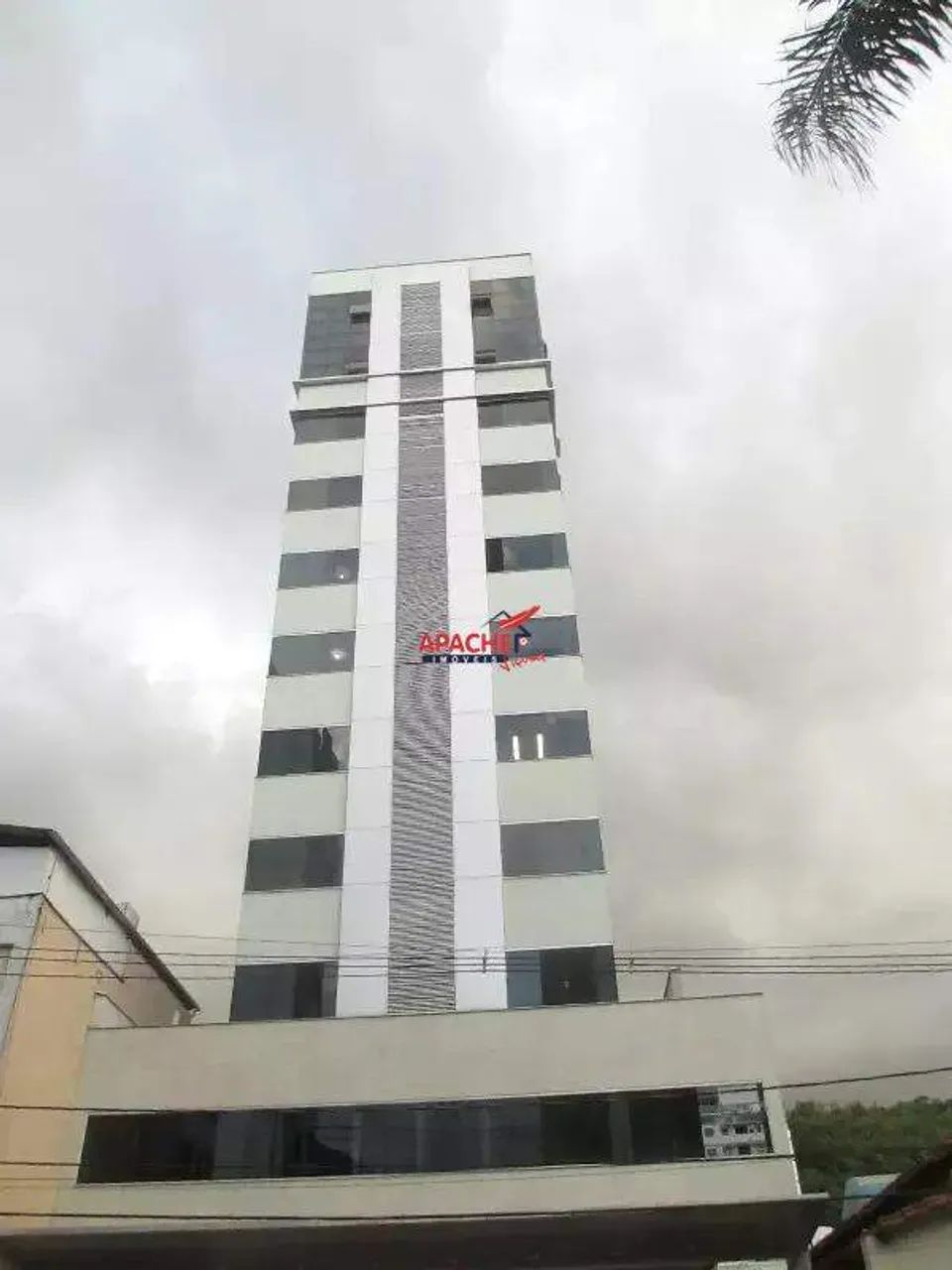 Sala comercial para aluguel em Viçosa (Centro) | 4 salas | 2 vagas