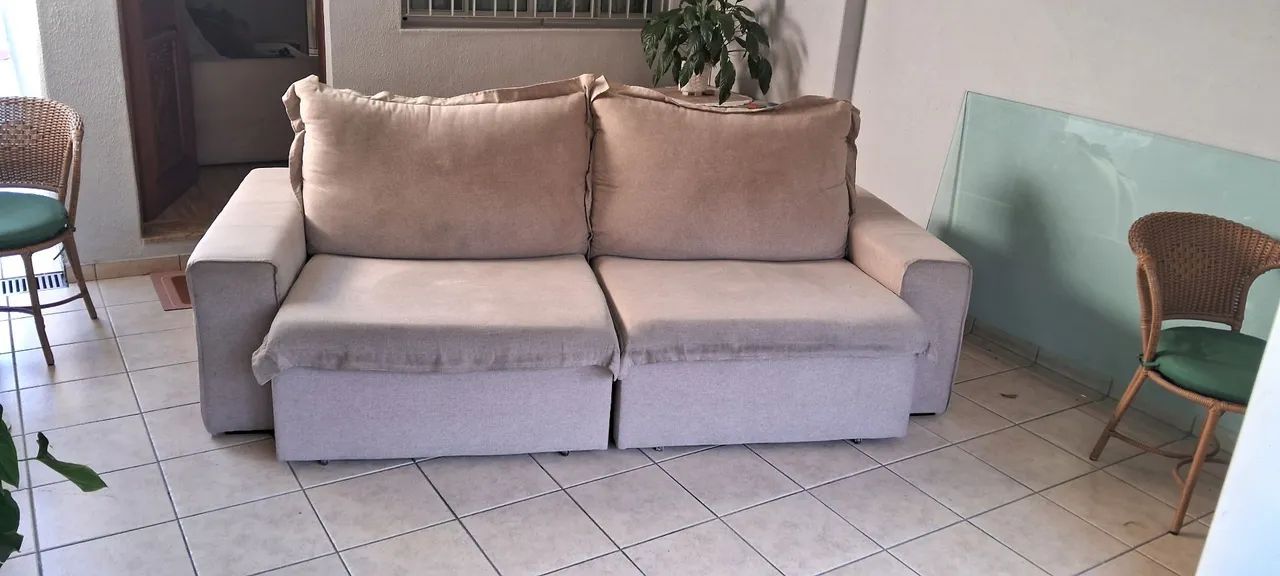 Sofa reclinável e retrátil 4 lugares ótimo estado  - Foto 4