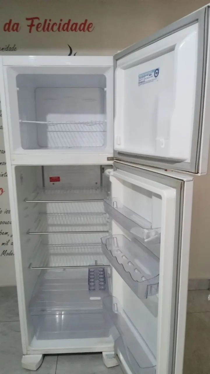 Geladeira usada em bom estado - Foto 3