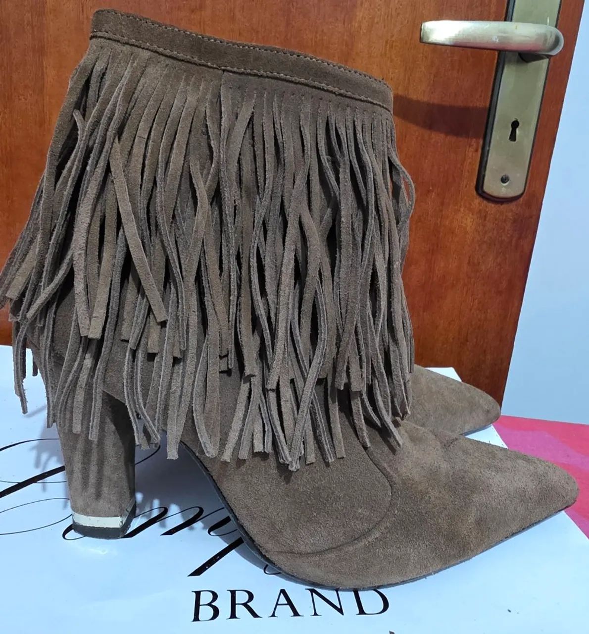 Bota de Couro marca Only - Foto 2