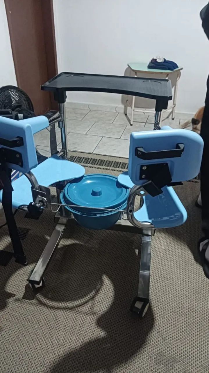 Cadeira de Transferência e Banho  - Foto 4