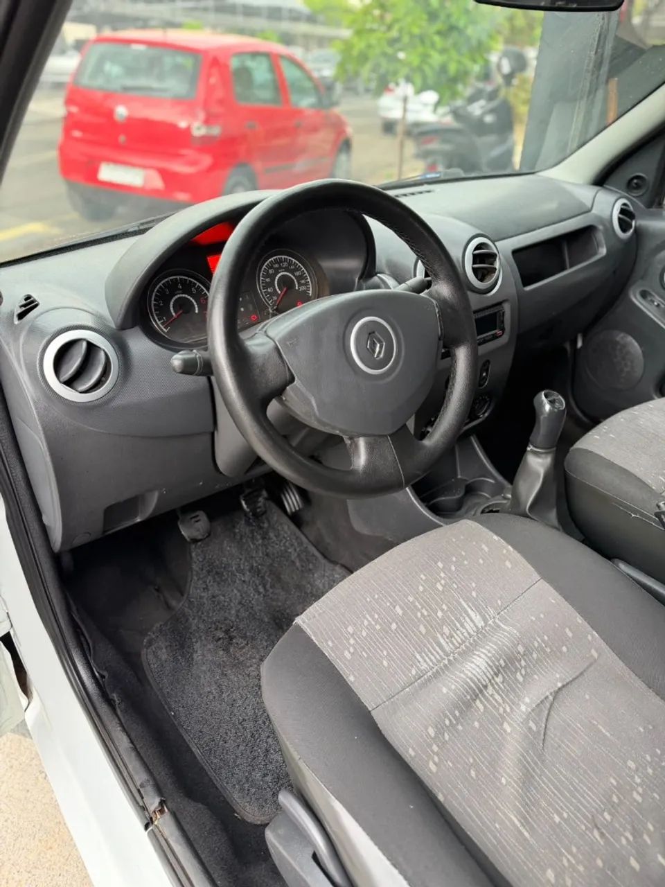 Renault Logan Expres./Exp. UP Hi-Flex 1.0 16V 4p, foto 16 de 18