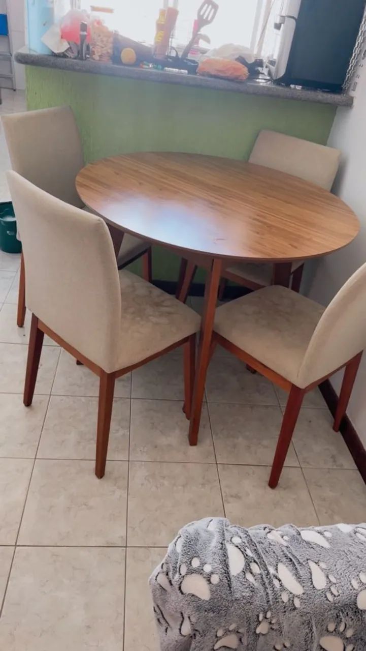 Mesa 4 cadeiras