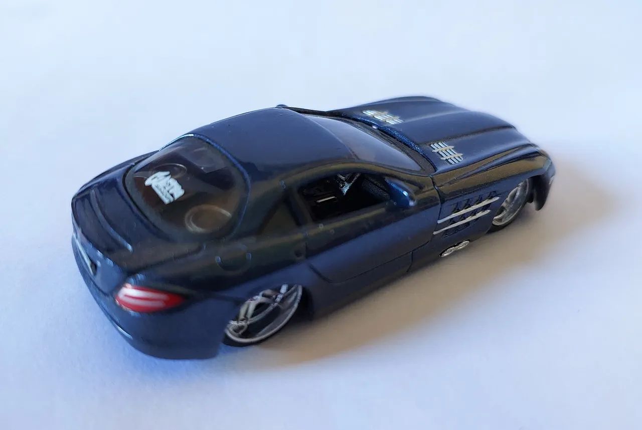 Miniatura Maisto Premium 1.64 - Foto 3