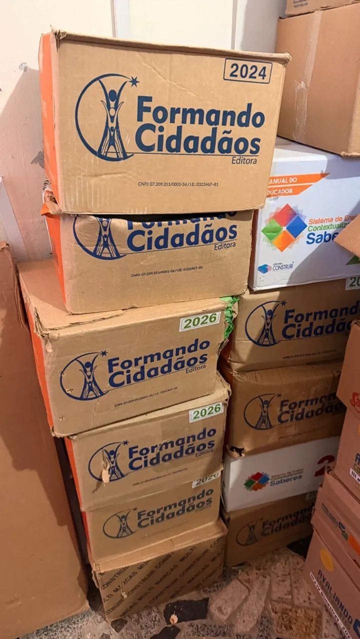 Livros didáticos e paradidáticos 