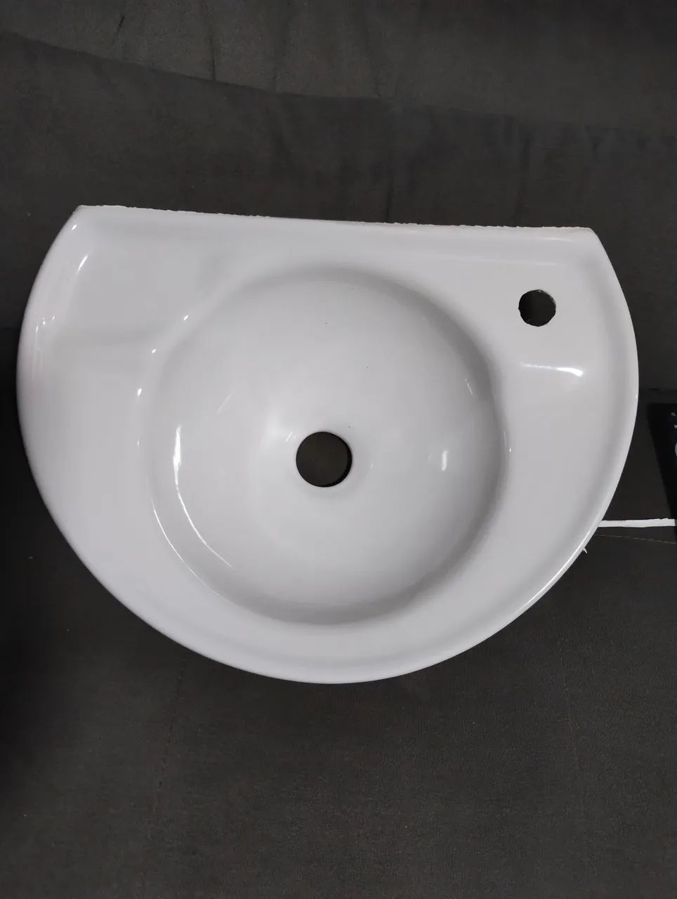 Bathroom sink64994030380801121