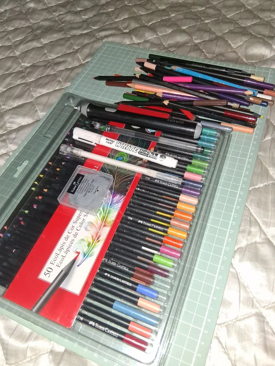 Kit completo pra quem quer começar em uma jornada de desenhos realistas ou ilustrações !!!