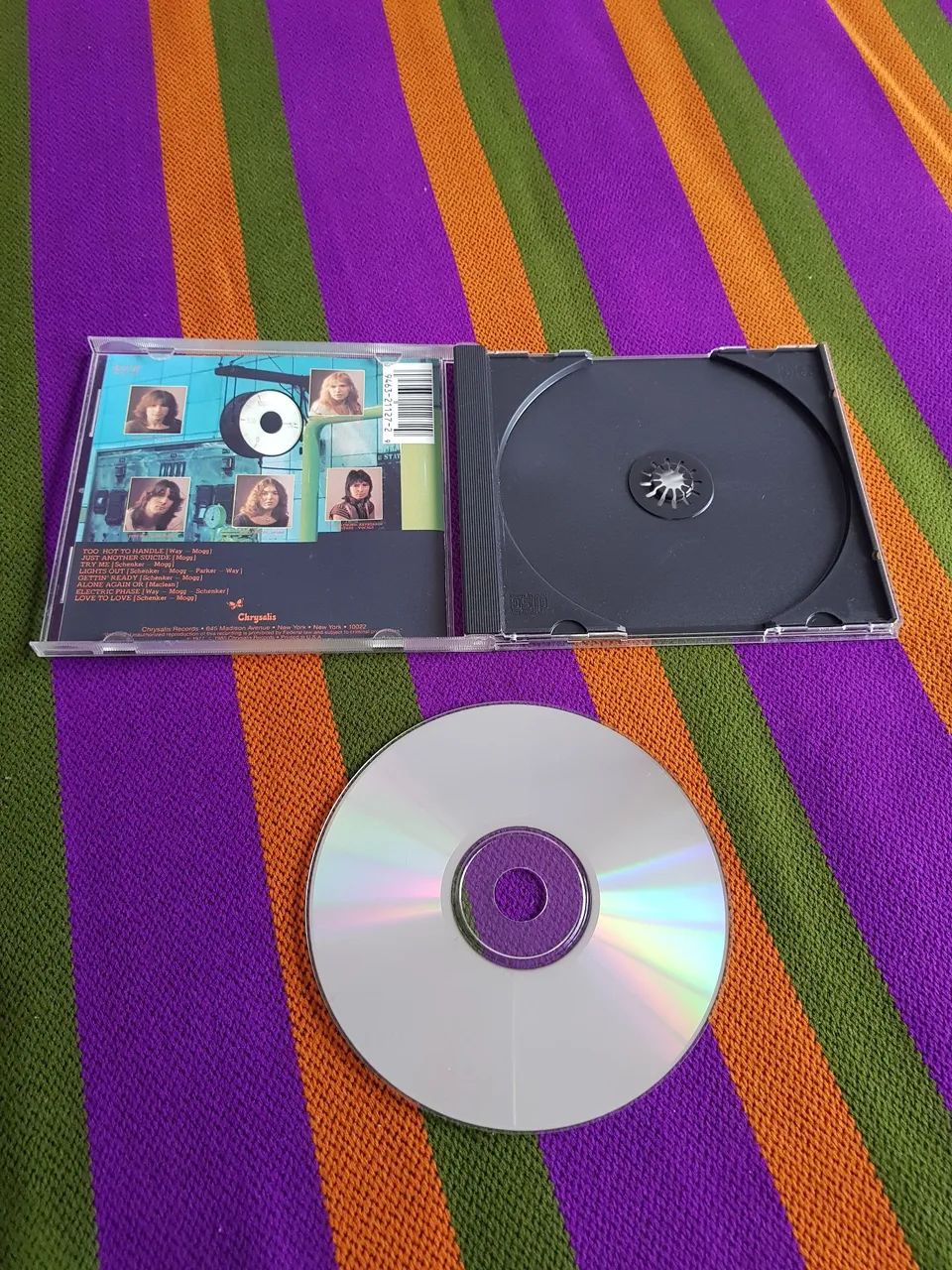 Cd Ufo - Lights out - 1977 importado - Foto 4