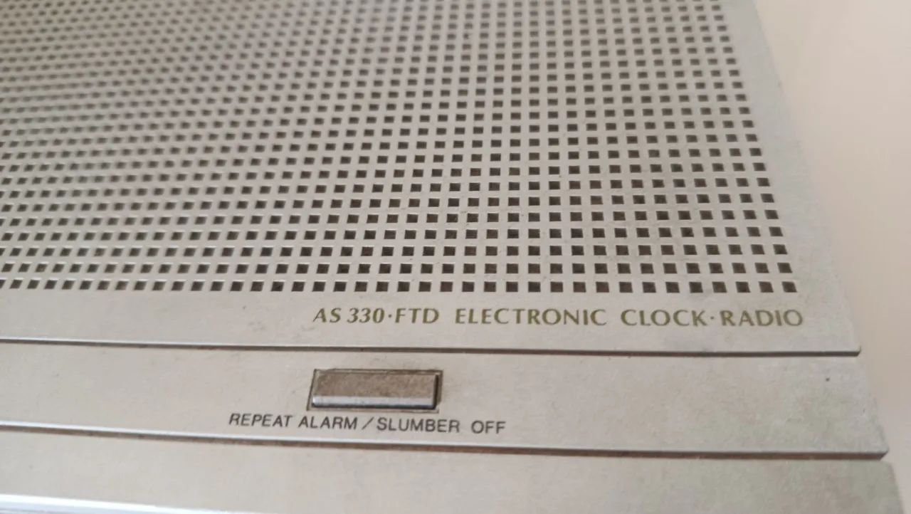 Rádio relógio antigo 1980 philips - Foto 4