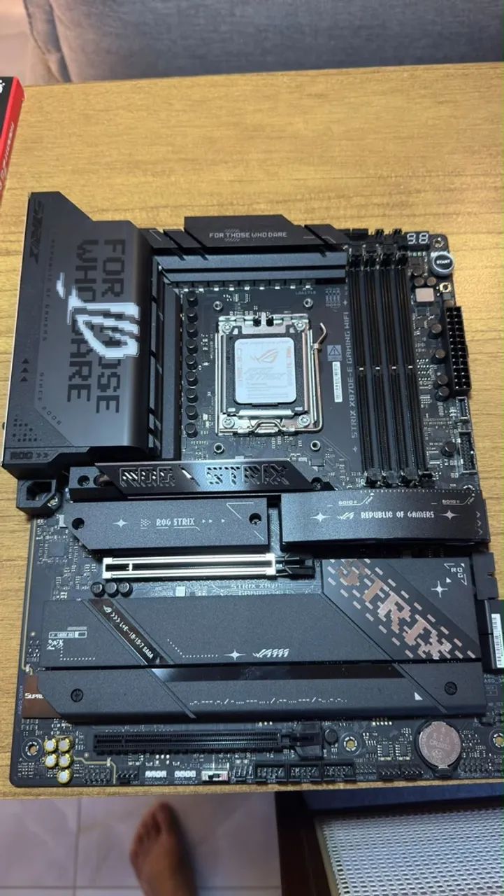 PLACA MÃE X870E-E ROG STRIX 