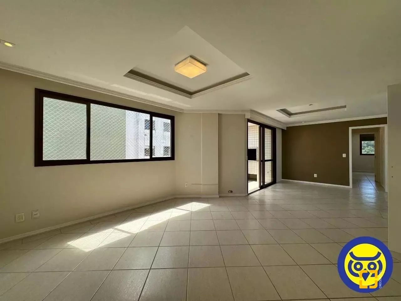 Apto com 2 dormitórios(Suíte) - Sacada com Churrasqueira - Centro - Fpolis SC