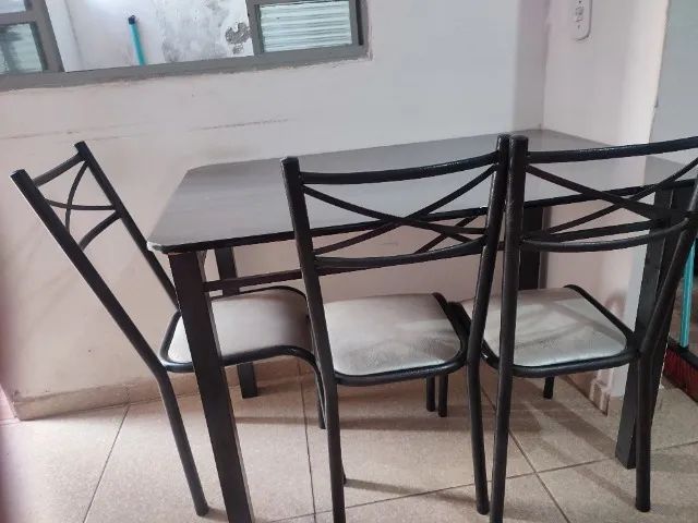 Mesa com cadeiras  - Foto 2