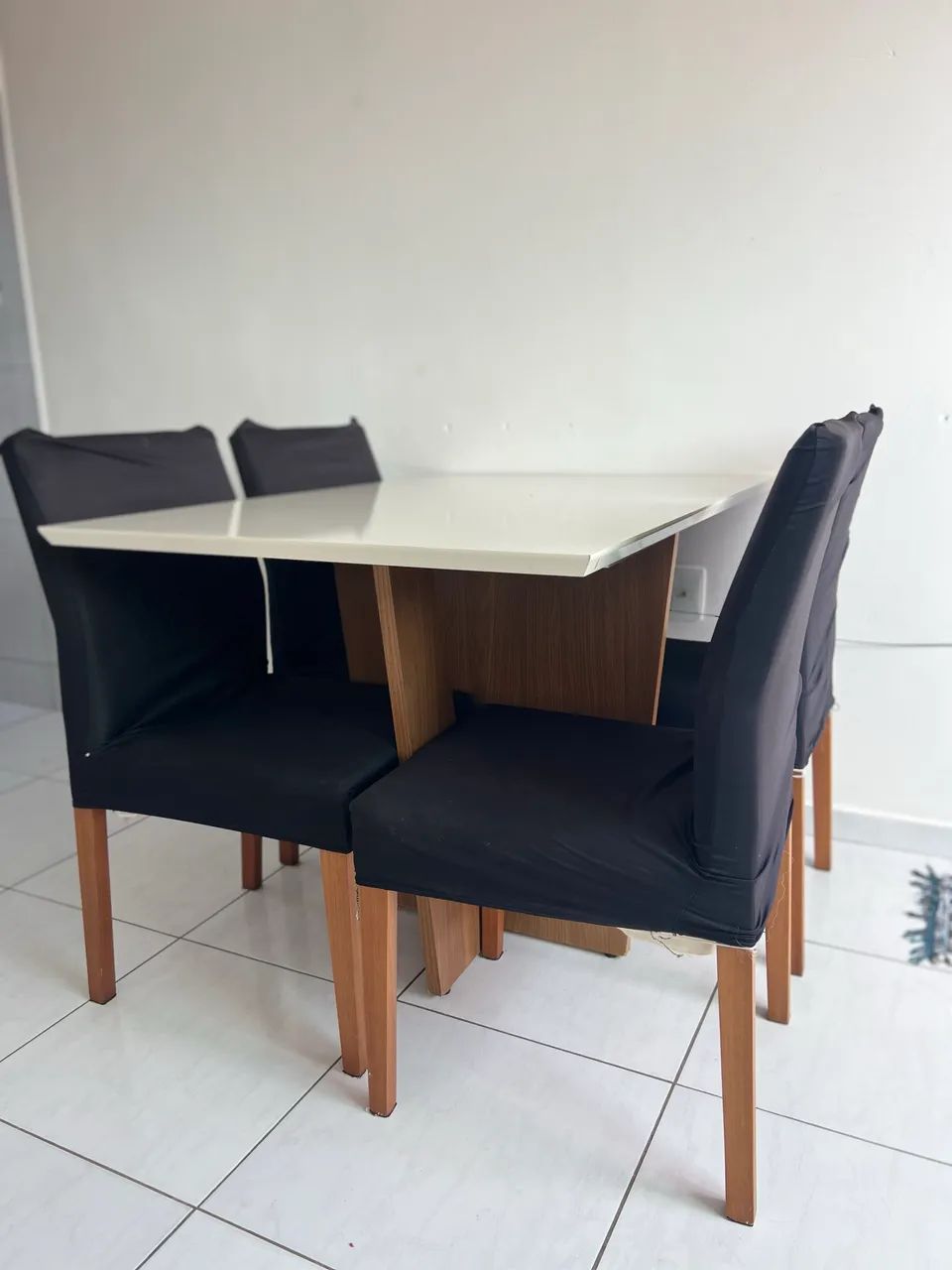 Vendo mesa 4 cadeiras  - Foto 2