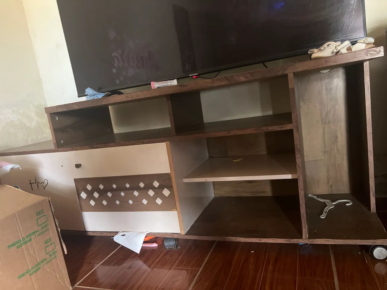 Vendo estante bem conservada 