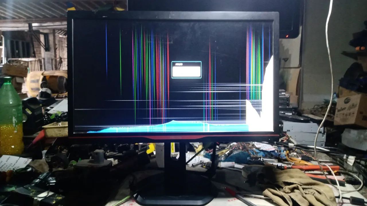 Monitor gamer Philips 242G5D com tela quebrada  - Foto 3