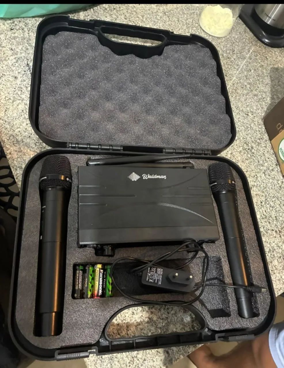 Par de microfone wadman novos com maleta 