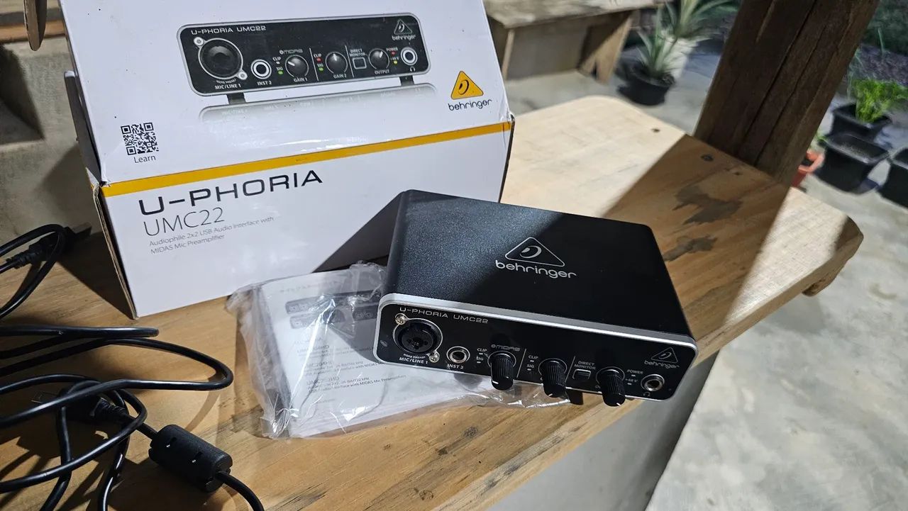 Interface de Áudio Behringer U-Phoria UMC22 - Foto 3