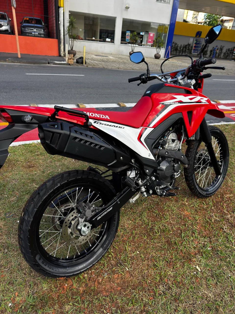 Honda XR300 Tornado 2025 - Foto 3