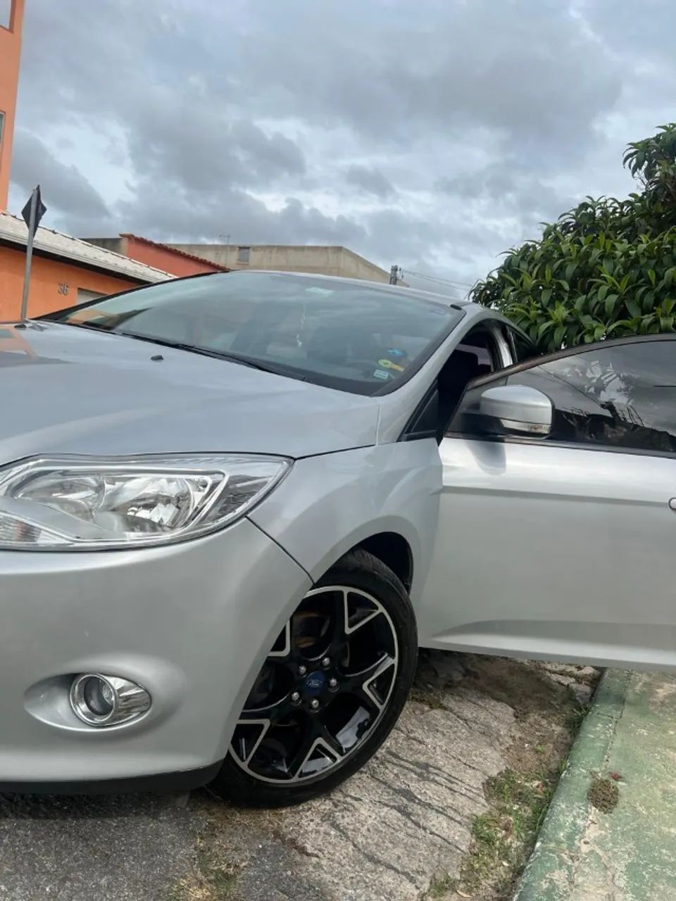 Ford Focus Focus Sedan 2.0 16V/2.0 16V Flex 4p Aut. 2014