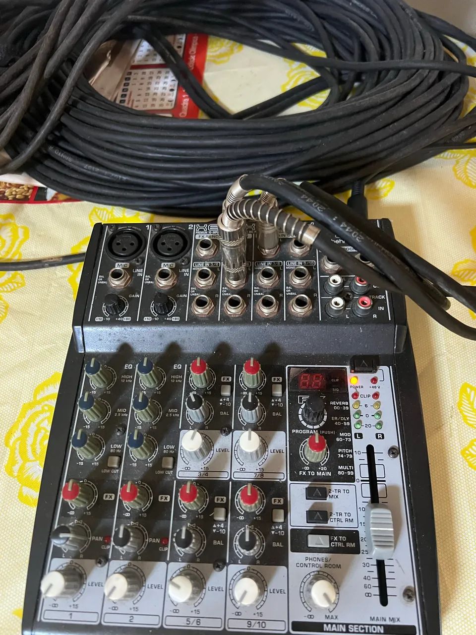 VENDO CAIXAS DE SOM ONEL 