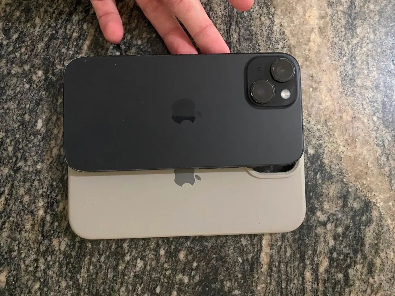 iPhone 15 128gb usado (está com película) - Foto 3