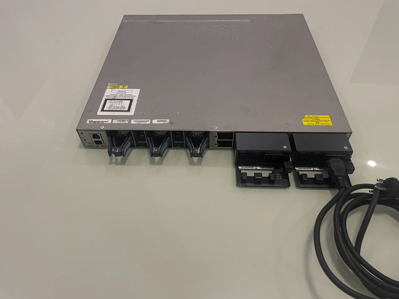 Switch Cisco C3850 48p poe + Módulo sfp 4×10G + 2 fontes - Foto 2