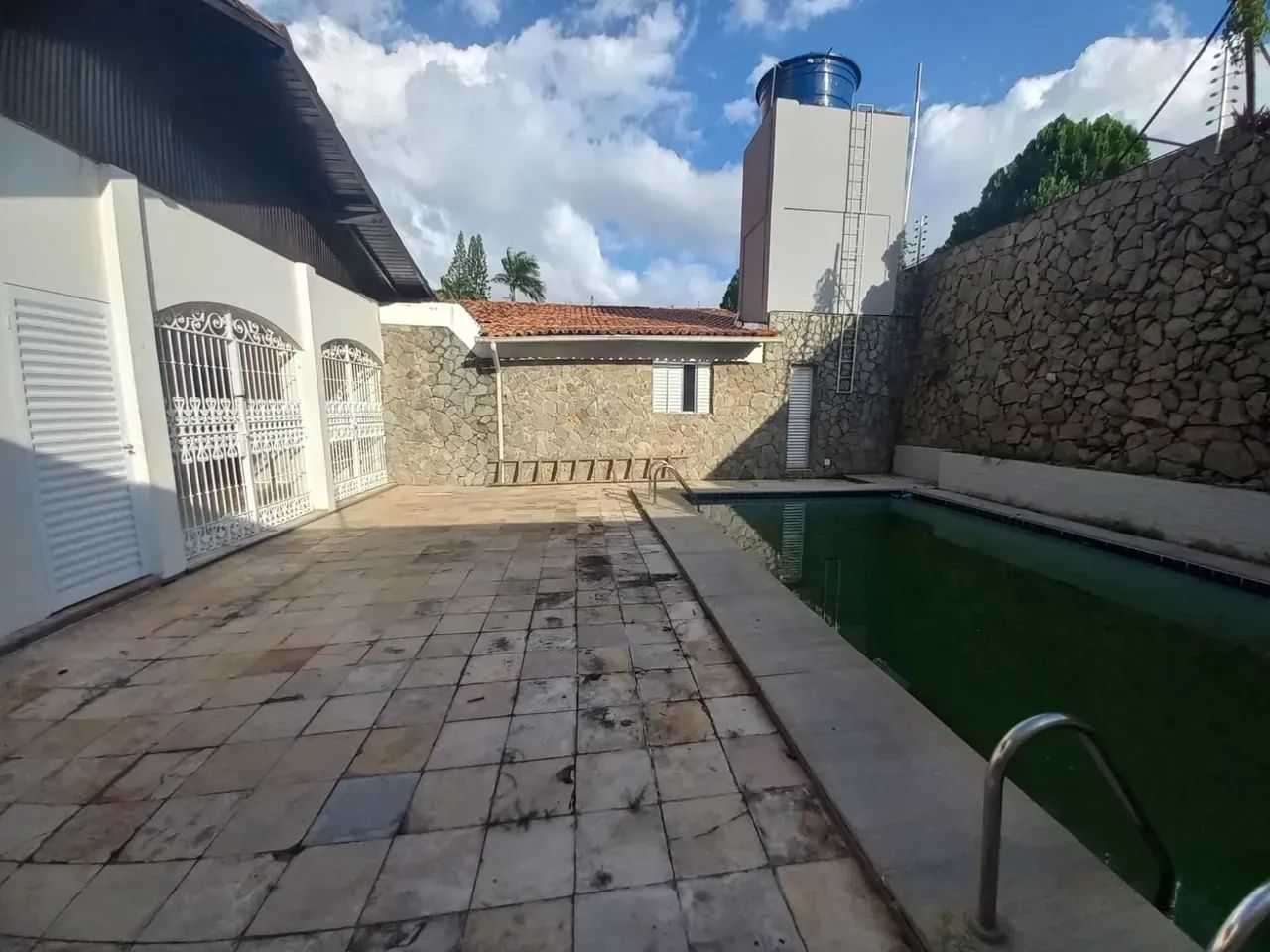Imóvel para aluguel com 600 metros quadrados com 6 quartos em Renascença - São Luís - MA