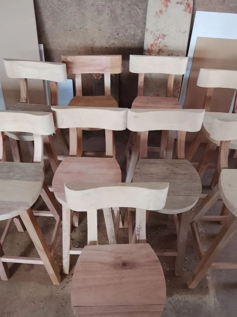 Banquetas de madeira 