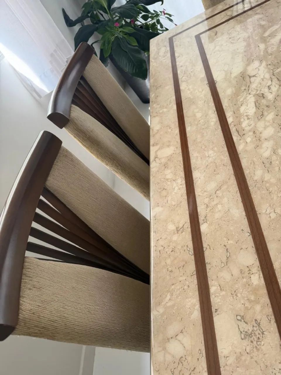 Mesa de mármore com 6 cadeiras - Foto 4