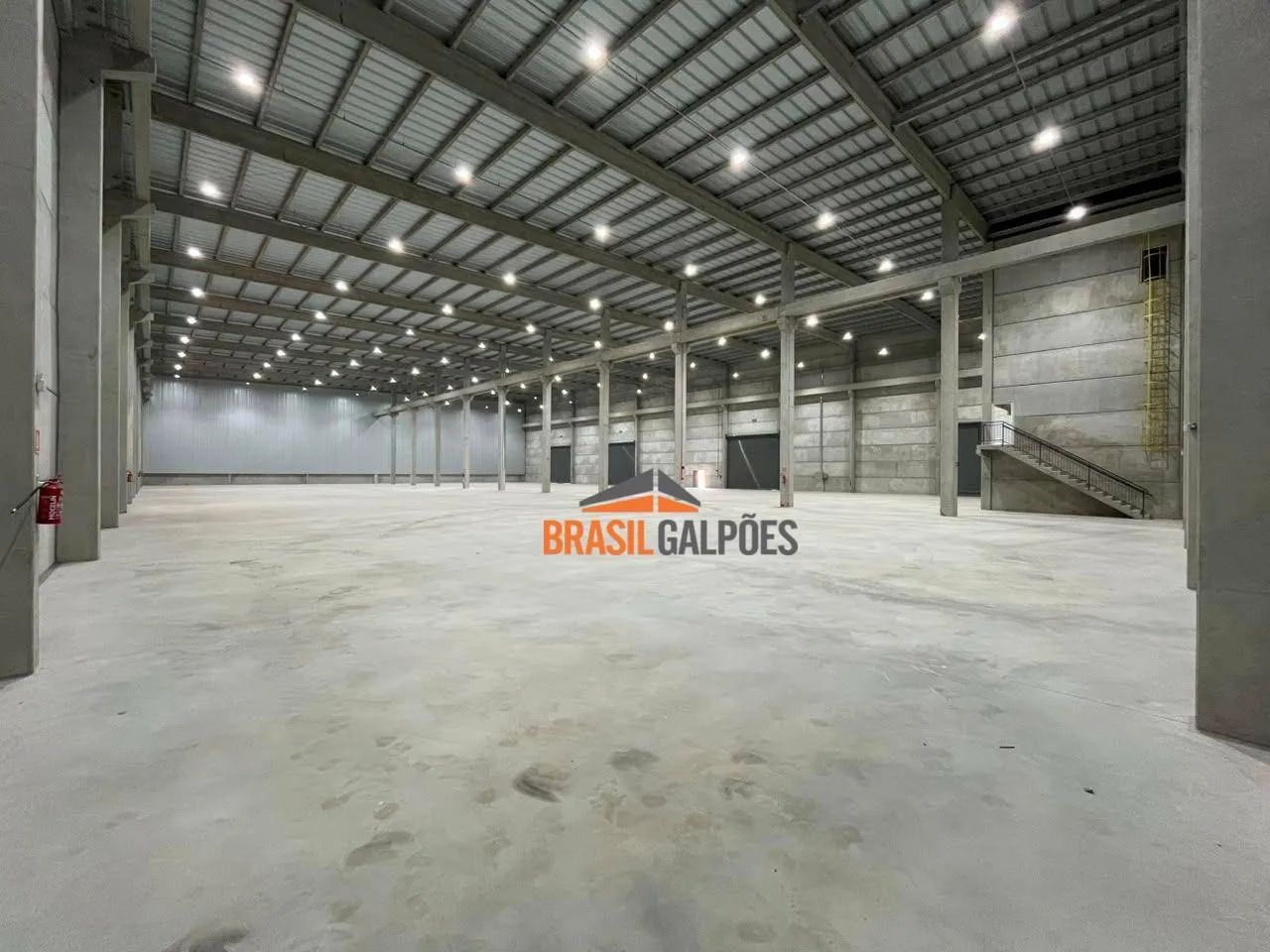 Galpão para Alugar, 4.300 m² - Tijucas/SC