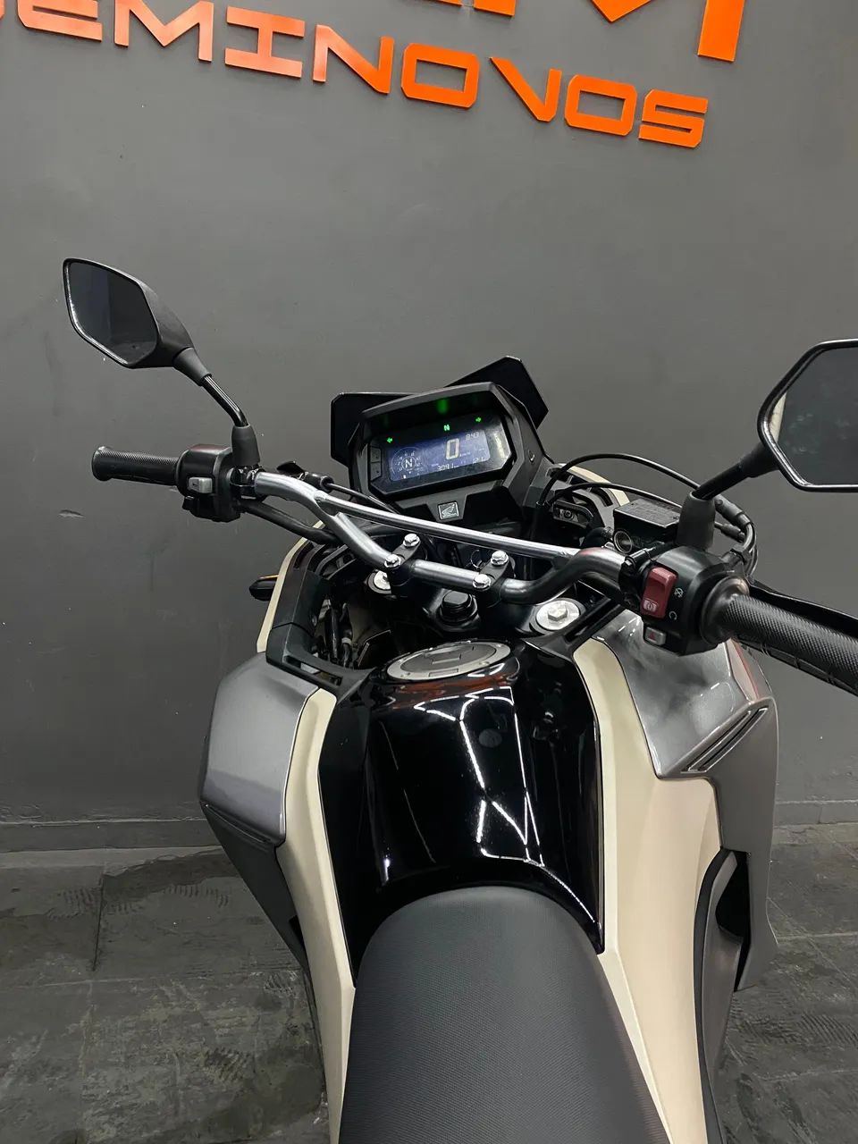 XRE SHARA 300 2025 - Foto 8