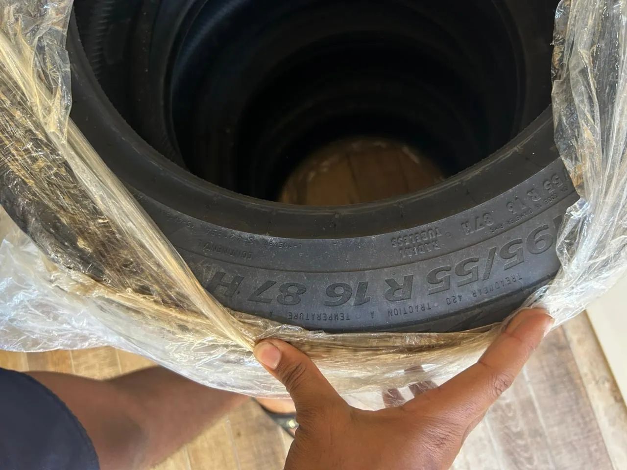 Pneu Continental 195/55 novo