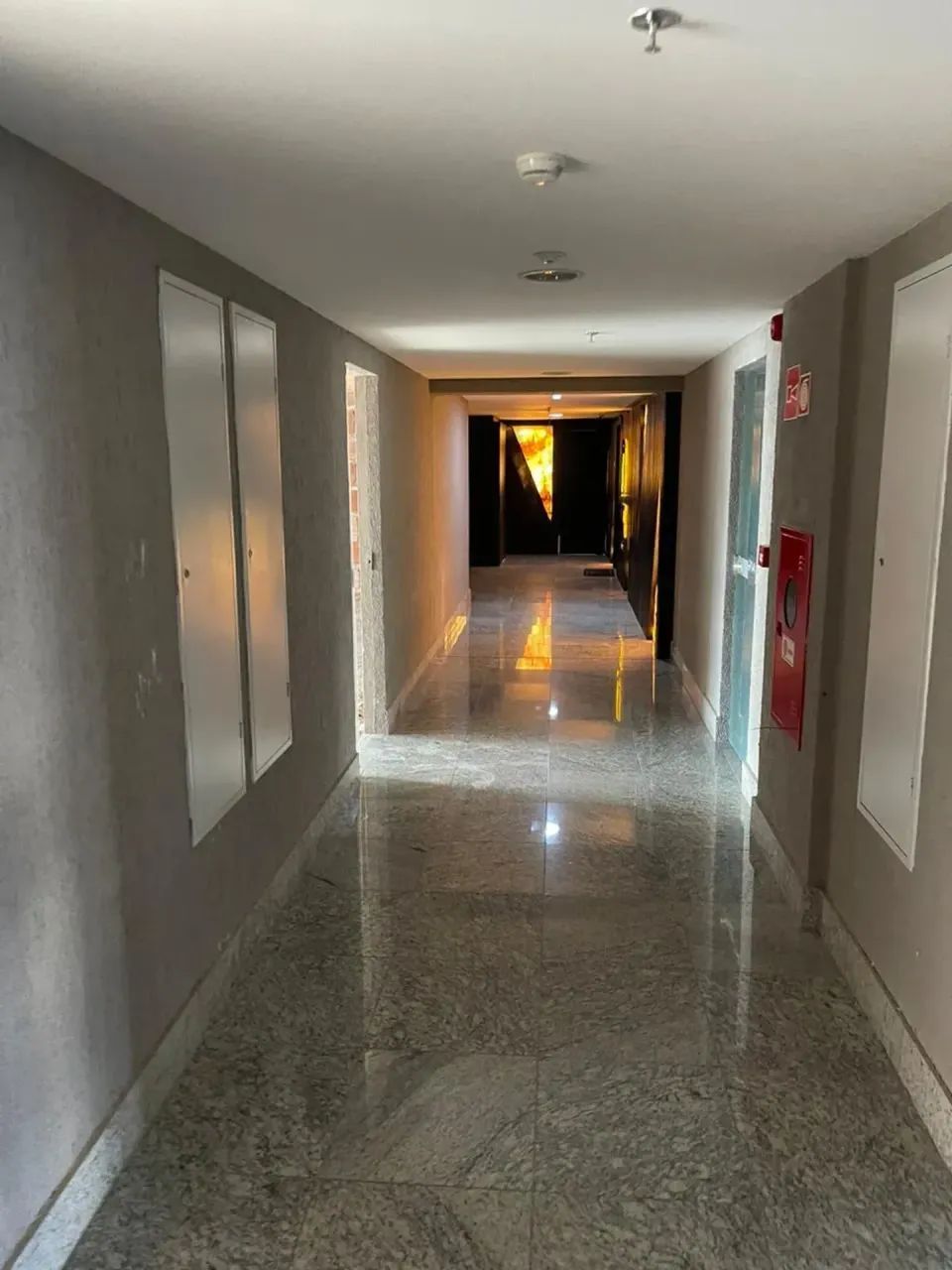 Alugo sala comercial com 41m² em empresarial em Ponta Verde - Maceió - AL - Foto 5
