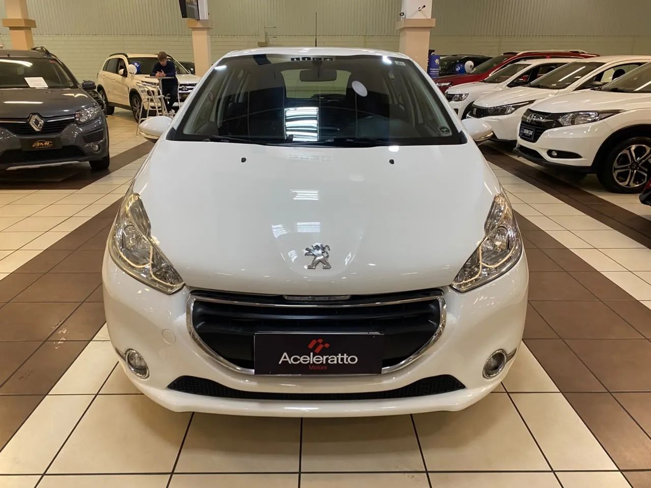 Peugeot 208 Active 1.0 Flex 5P Mec. 2014 - Foto 2