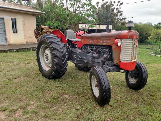 Vendo Trator 65x e Arado