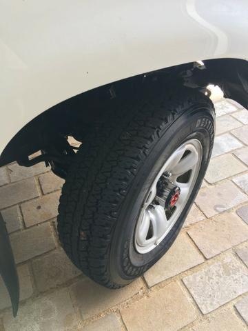 Hilux 2.8 4X4 DLX 2000/2001 - Foto 4